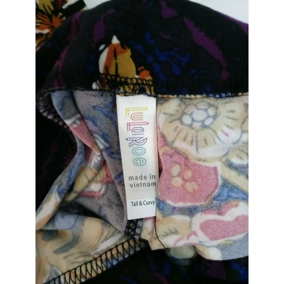 New LuLaRoe Tall & Curvy Leggings Black With Olive Green & Red Floral Designs - Picture 6 of 6